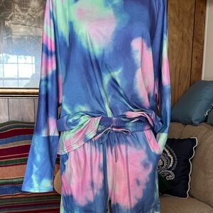 Tie Dye Lounge Set Top & Shorts, Super Groovy!